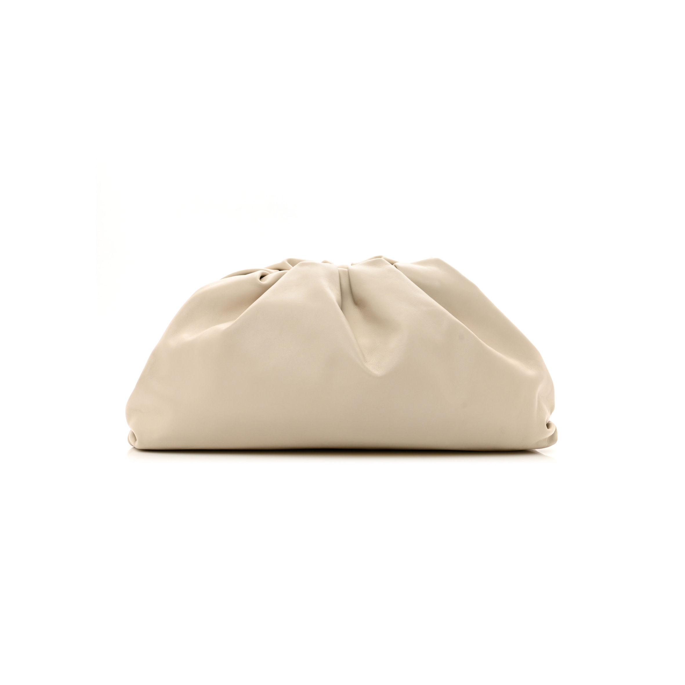 BOTTEGA VENETA SMOOTH BUTTER CALF THE POUCH OVERSIZED CLUTCH MIS (39*18*14cm)