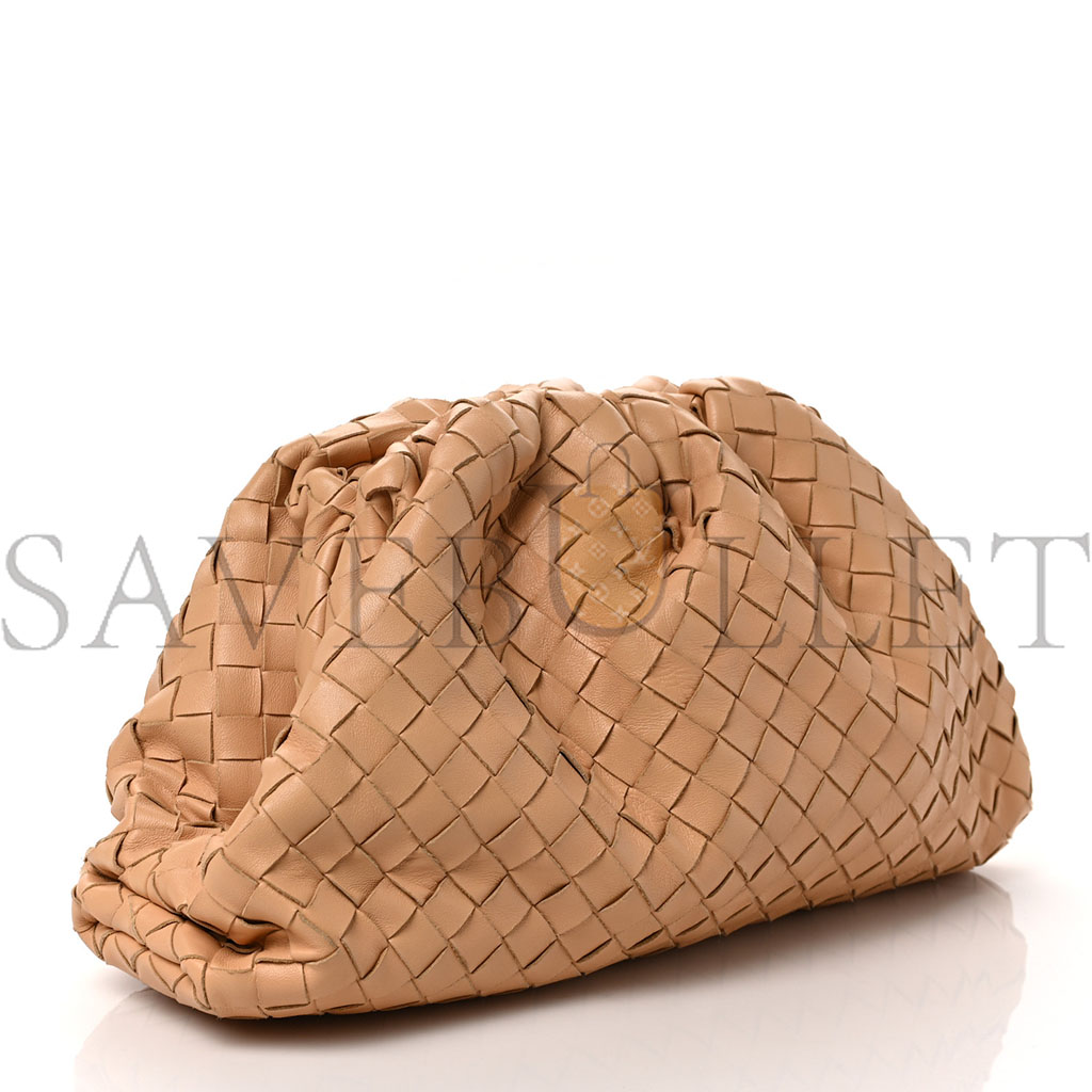 BOTTEGA VENETA NAPPA MAXI INTRECCIATO THE POUCH OVERSIZED CLUTCH ALMOND (38*22*8cm)